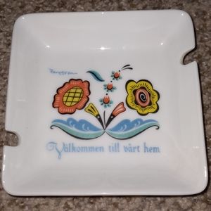 Porcelain Ashtray (berrggren)